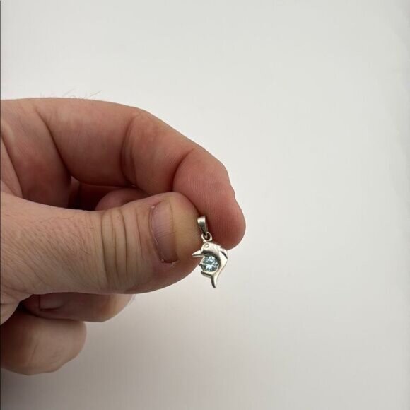 Jewelry - Small Elegant Sterling Silver 925 Pendant with aquamarine